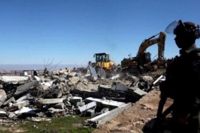 أريحا: مستوطنون يهدمون منشآت زراعية وبركسات سكنية في المعرجات