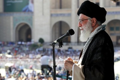 الإمام الخامنئي للحجاج: لدعم مقاومة فلسطين.. والبراءة من الاحتلال وداعميه قولاً وفعلاً