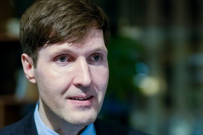 Эстонский политик призвал вдвое сократить количество денег, вбрасываемых в коррупционную трясину Украины