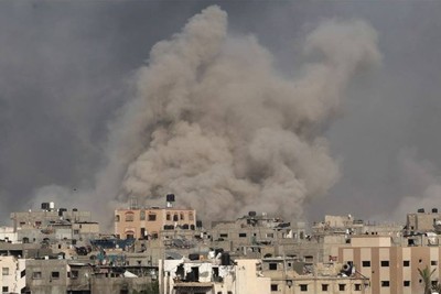 شهيدان في غارة إسرائيلية عنيفة على عيادة وسط مدينة غزة