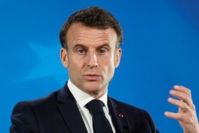 Macron warns of the possibility of civil war in France