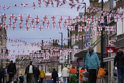 A Historic Year for American and British Voters: Distrust in Leaders Looms Large