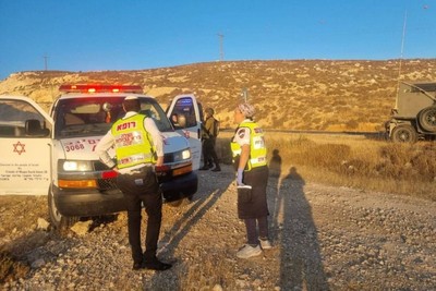 إصابة مستوطن بعملية دهس وإطلاق النار على شاب جنوب الخليل