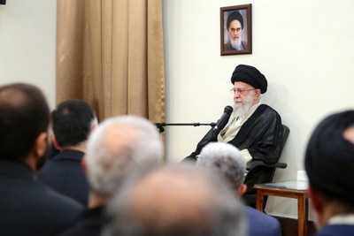 Imam Khamenei: May God help Iranian nation elect the best