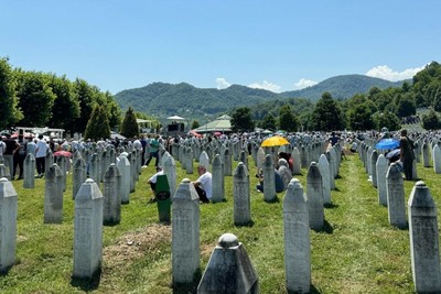 Bosnia Honors Srebrenica Genocide Victims with Solemn Commemoration and International Recognition