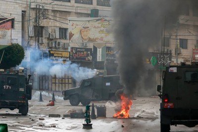 مجاهدو كتائب القسام بطولكرم يفجرون عبوة ناسفة بمركبة إسرائيلية