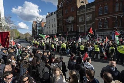 حامیان فلسطین وزارت خارجه انگلیس را مسدود کردند