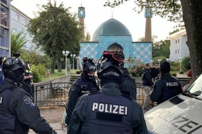 German police raided the "Hamburg Islamic Center"