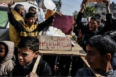 استشهاد طفل فلسطيني جراء سوء التغذية في قطاع غزة.. مأساة متفاقمة