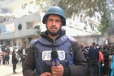 استشهاد مراسل الجزيرة إسماعيل الغول والمصور رامي الريفي بقصف إسرائيلي استهدفهما في غزة