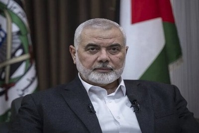 Prayer of the Supreme Leader of the Revolution over the body of the martyr Ismail Haniyeh