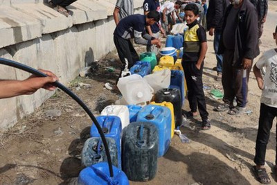 الأونروا تحذر: نقص المياه في دير البلح وصل إلى 85 بالمئة