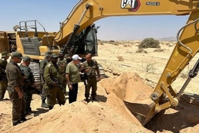 الاحتلال يبدأ بحفر خندق على الحدود مع الأردن