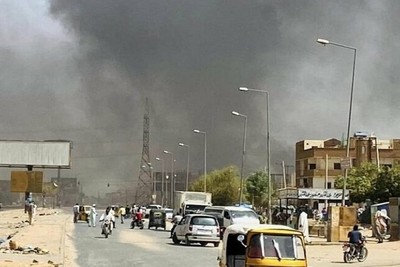 The Sudanese army is attacking to control the city of Khartoum