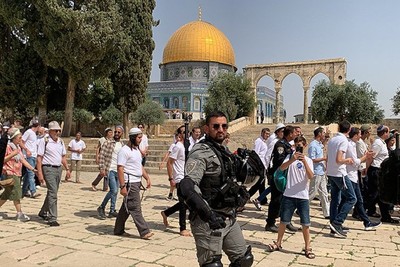 المتطرف يهودا غليك يقود اقتحام مستوطنين للمسجد الأقصى