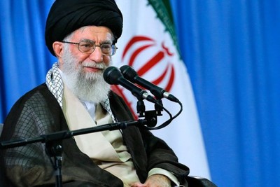 قائد الثورة الاسلامية: الشهداء أحياء وذكراهم باعثة على الحركة وواهبة للحياة