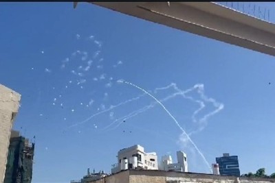 لبنان: المقاومة تقصف شمالي حيفا بصلية صاورخية كبيرة.. وتواصل التصدي لقوات الاحتلال عند الحدود