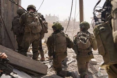 المقاومة الفلسطينية تستهدف آليات عسكرية وتجهز على 15 جندياً إسرائيليا من المسافة صفر