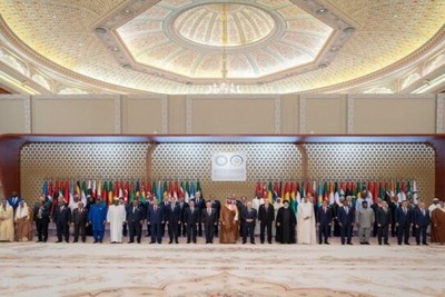 One position of Islamic and Arab countries in condemning Israel's crimes against Gaza