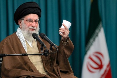 الامام الخامنئي: القواعد الأمريكية في سوريا ستداس... ولبنان واليمن رمزا المقاومة وسينتصران