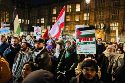 Mass demonstration outside European Parliament for release of Palestinian doctor