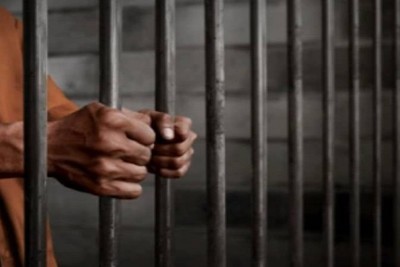 British prisons; a haven for criminal gangs