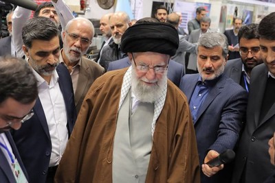 قائد الثورة: الطريق الوحيد لتقدم البلاد هو الاستفادة من قدرات القطاع الخاص