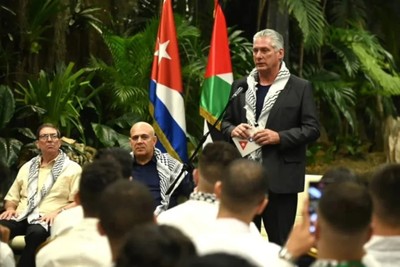الرئيس الكوبي: سجن آلاف المهاجرين في غوانتنامو هو عمل وحشي