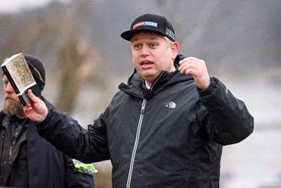 Islamophobic politician in Denmark desecrates the Quran