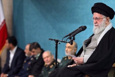 Supreme Leader: Iran categorically rejects insistence on talks with authoritarian powers