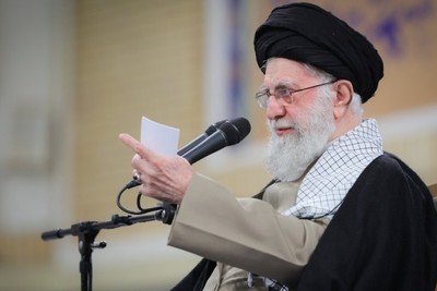 Imam Khamenei’s response to U.S. threats: We will respond decisively if anyone takes action
