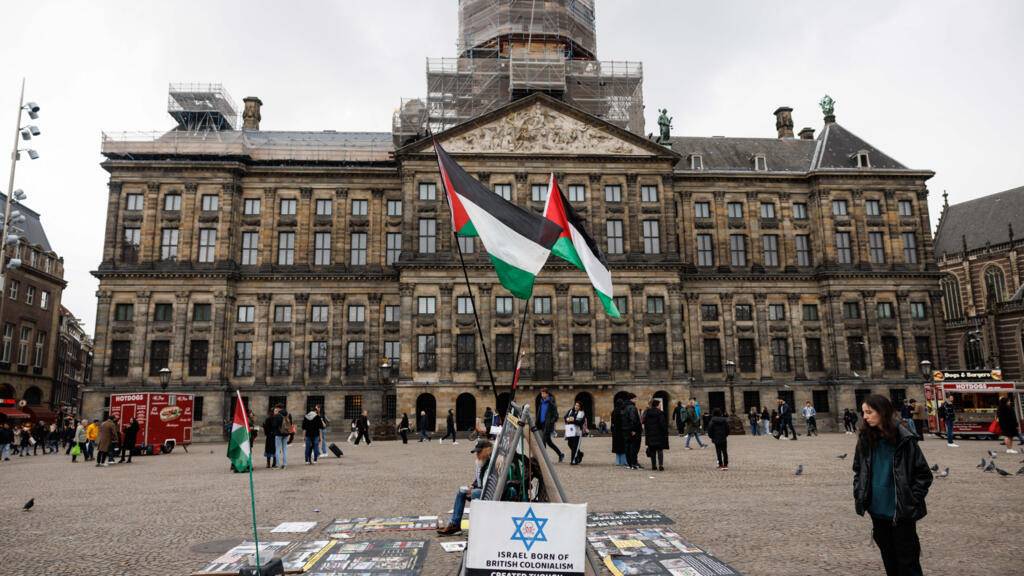 اعتراف هولندا المتأخر و صحوة أوروبا