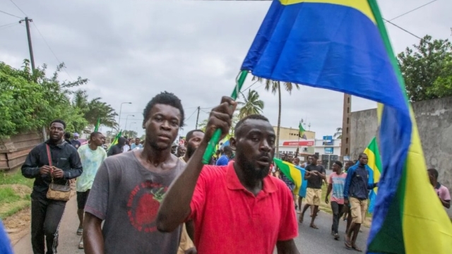 تهاوي أحجار الدومينو الفرنسية في غرب أفريقيا.. بعد الغابون من التالي؟