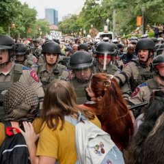 نبردی برای آزادی دانشگاه‌های آمریکا