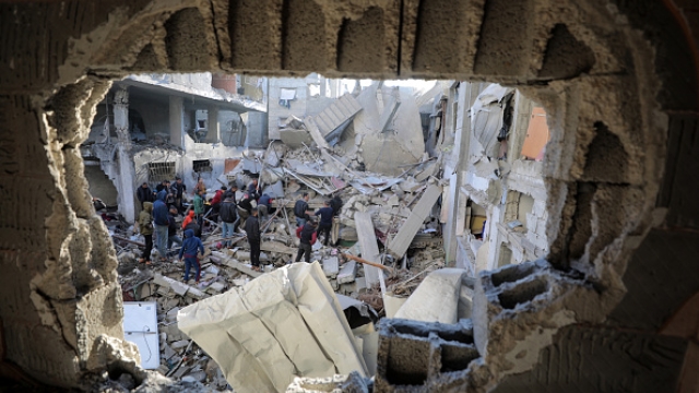 احتلال قطاع غزة وإدانات وتصريحات غير كافية