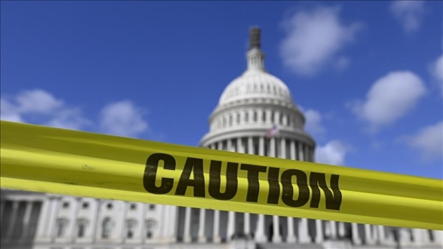 هل تعطيل الحكومة الأمريكية يعتبر مأزقًا ماليًا أم أزمة سياسية هيكلية؟