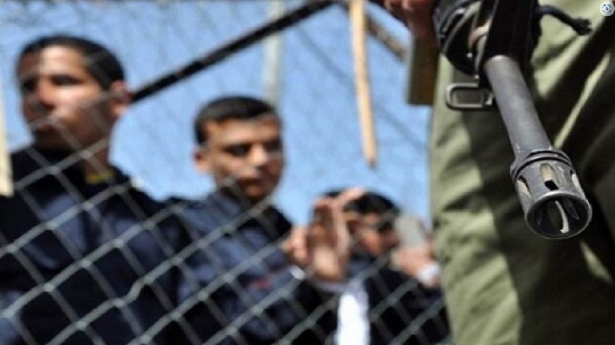 Massive hunger strike by Palestinian prisoners in Israeli jails