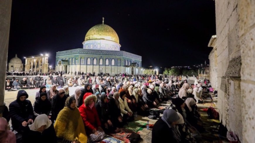 Israeli extremists storm Al-Aqsa Mosque, expelling Muslim worshipers