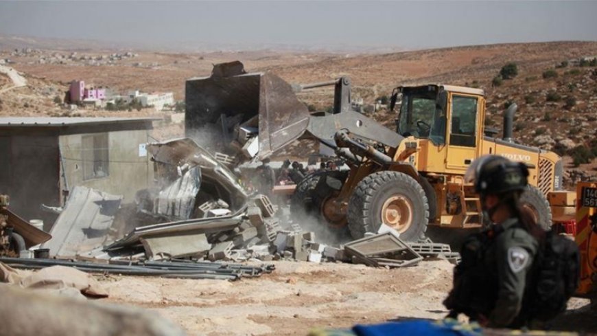 Zionist forces order the demolition of a mosque