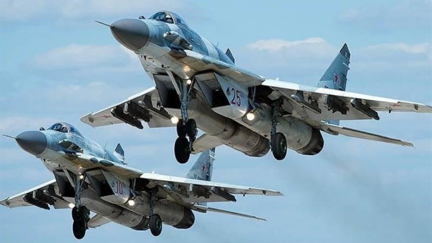 Powerful strikes of Russian fighters on the positions of terrorist groups in northern Syria