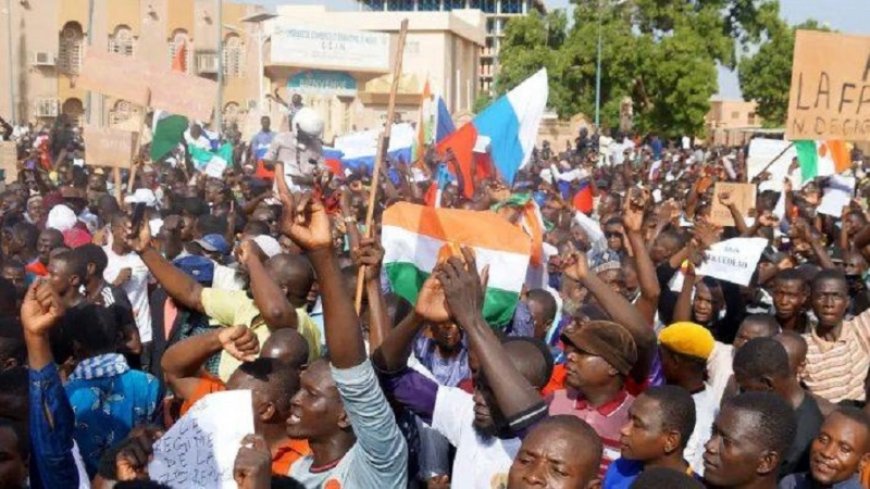 Niger, demonstration against foreign interference: "ready to defend our country"