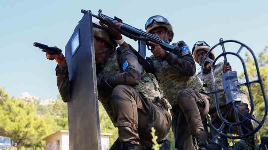 The AU is training 26 Somali police commanders to improve the security situation