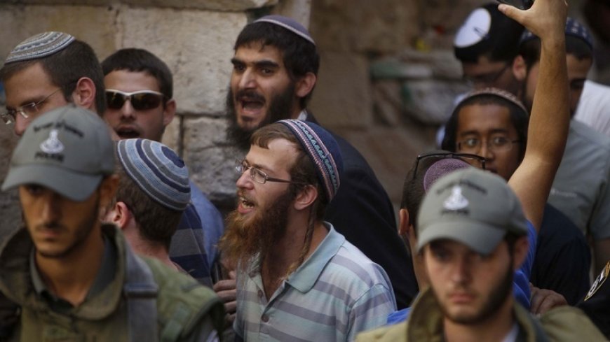 Al-Aqsa Mosque continues to be invaded by Zionist settlers