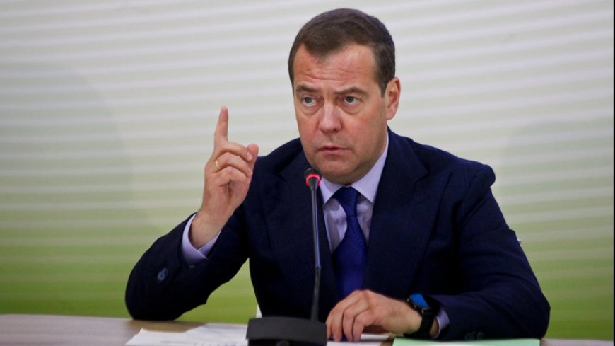 Medvedev: Warsaw on the Path of Direct Confrontation with Moscow and Belarus