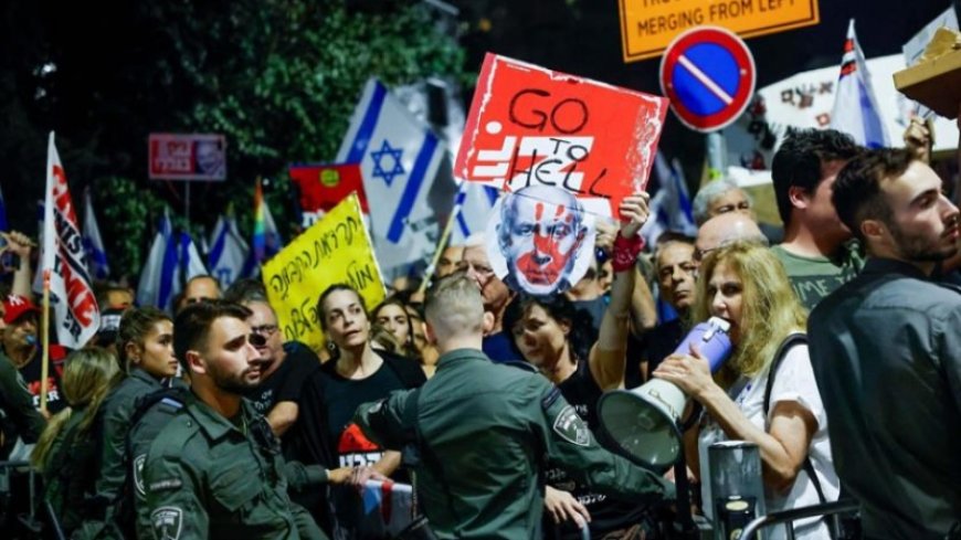 Demonstrations against Netanyahu in Tel Aviv escalate into clashes with police