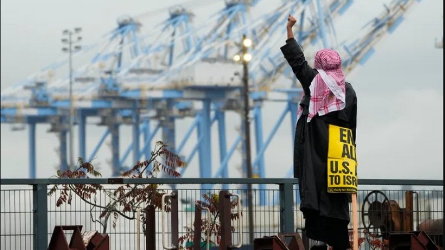 Another port blocked by American protesters