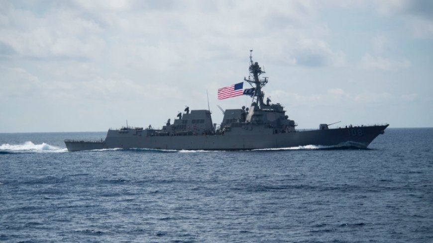 Chinese military ``removed a US ship that had illegally entered its territorial waters''