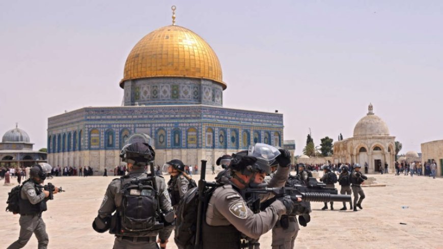 Israel continues to prevent Palestinians from praying the Friday prayer in the Al-Aqsa Mosque