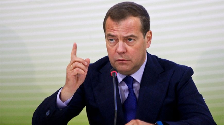 Medvedev: Sending UK troops to Ukraine will mean declaring war against Russia