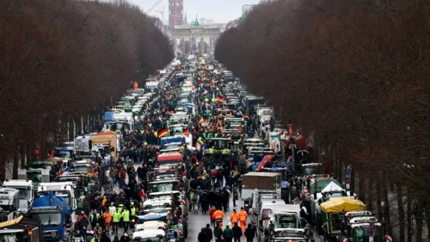 Thousands of farmers in Germany participated in the peak of the protest to complain about diesel subsidies